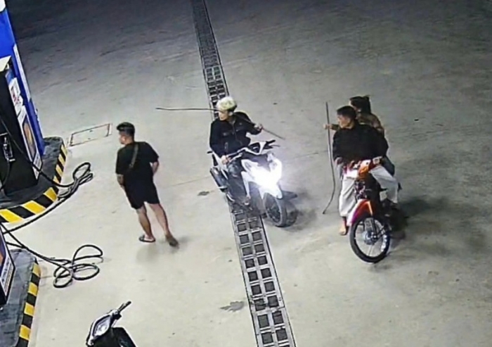 Xác minh vụ một nhóm thanh niên cầm hung khí đập phá cây xăng rạng sáng nay tại Phú Thọ