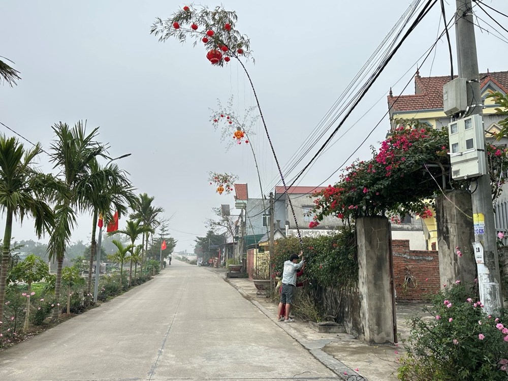 Hơn 1.150 hộ gia đình ở xã Yên Từ dựng cây Nêu đón Tết