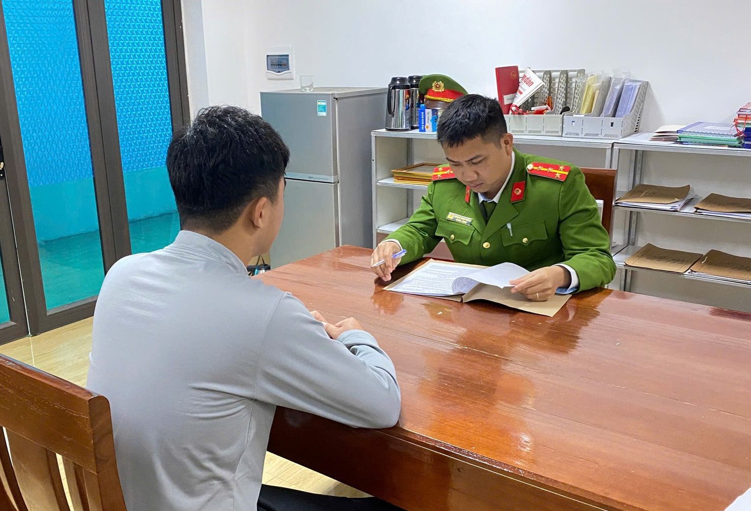 Công an xã Bản Nguyên, tỉnh Phú Thọ làm việc với trường hợp đăng tin sai sự thật