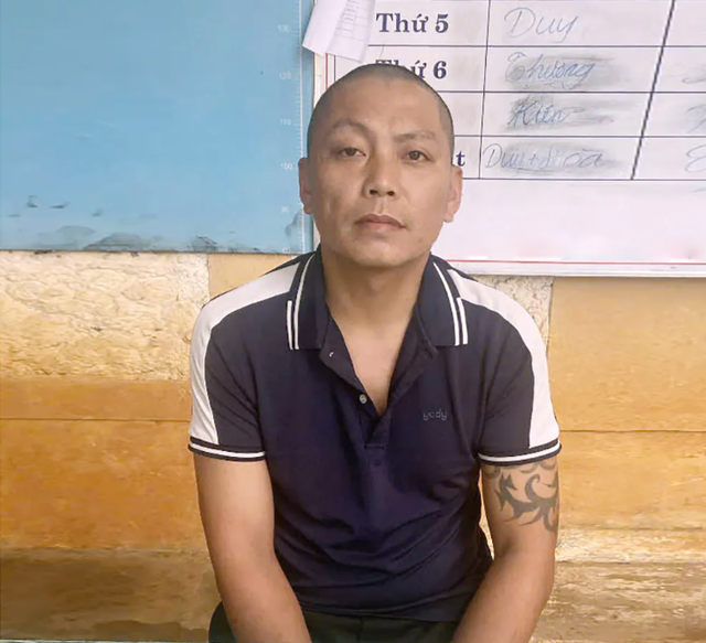 Bắt giữ khẩn cấp kẻ lao lên cabin hành hung tài xế xe khách ở Sơn La