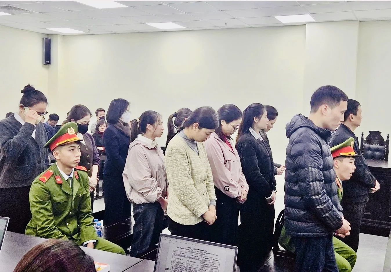 Đường dây buôn lậu hơn 546 kg vàng qua cửa khẩu Lào Cai