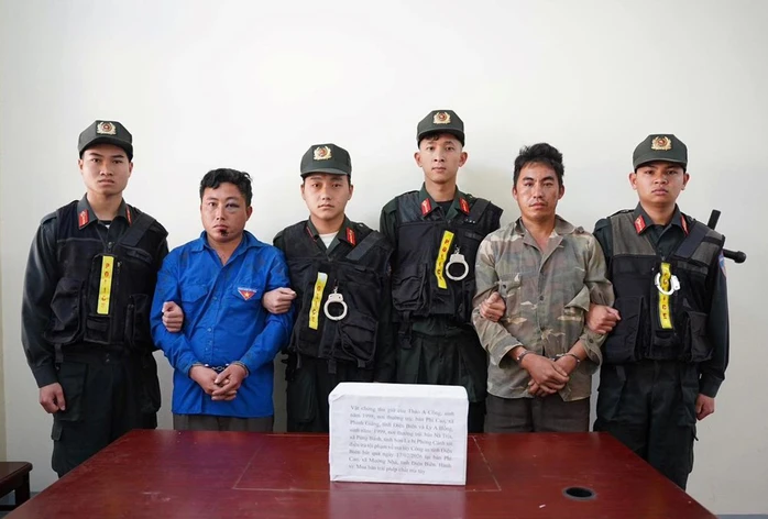 Hai đối tượng mua bán 5 bánh heroin trong ngày mùng 1 Tết