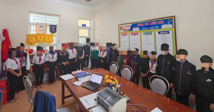 23 học sinh bị công an mời làm việc vì ra đường nhảy múa theo tiếng còi xe tải