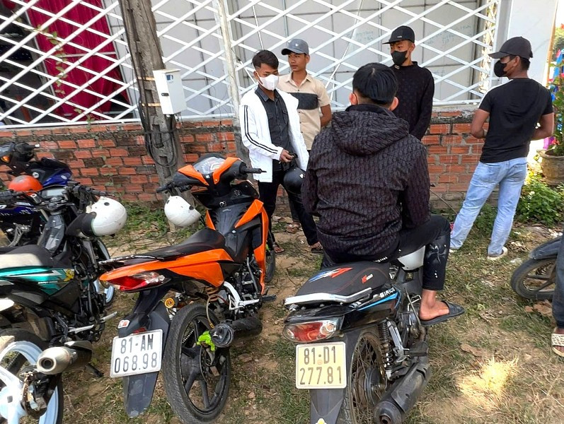 Chạy xe vào đám cưới để né CSGT: Những người vi phạm bị phạt hơn 100 triệu đồng