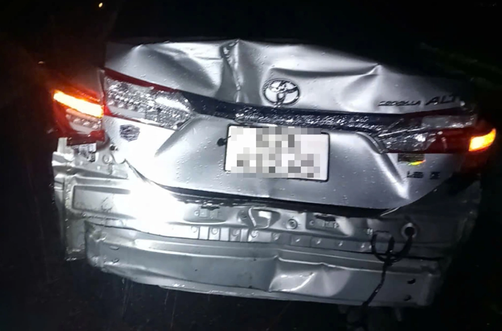 Xe khách tông ôtô 5 chỗ, cao tốc Hàm Nghi – Vũng Áng ùn tắc hơn hai tiếng