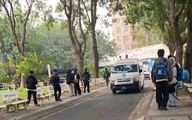 Nam sinh tử vong trong khuôn viên trường đại học sau tiếng động lớn