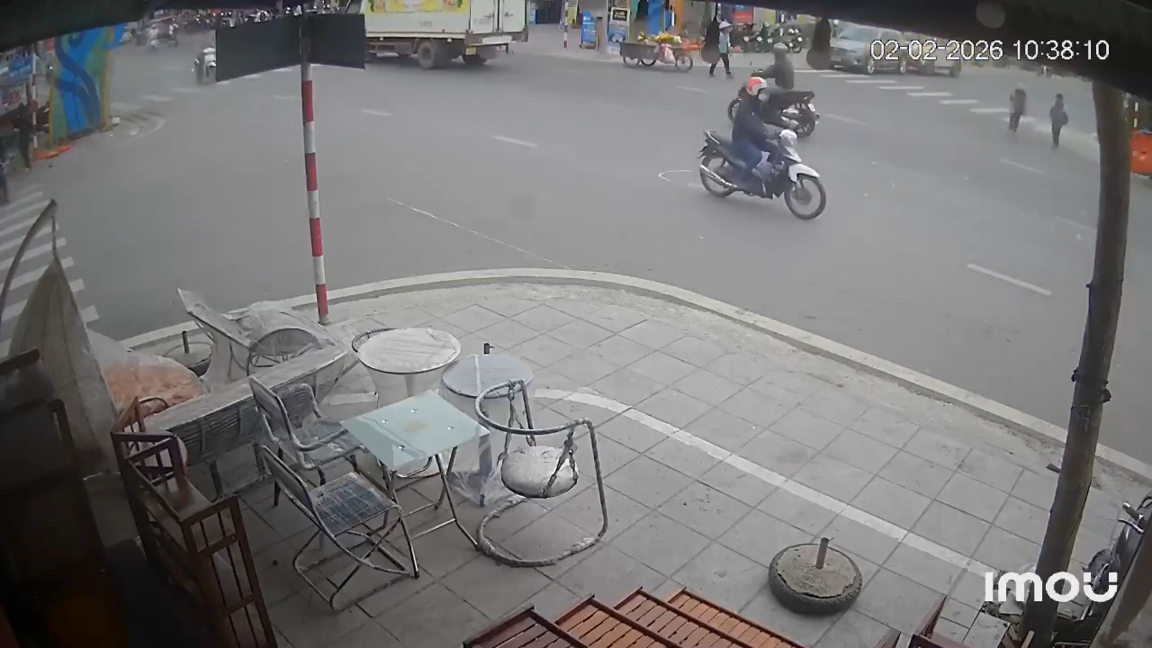 Cam ghi lại vụ va chạm tại ngã tư chợ chiều, Tiền Hải sáng nay