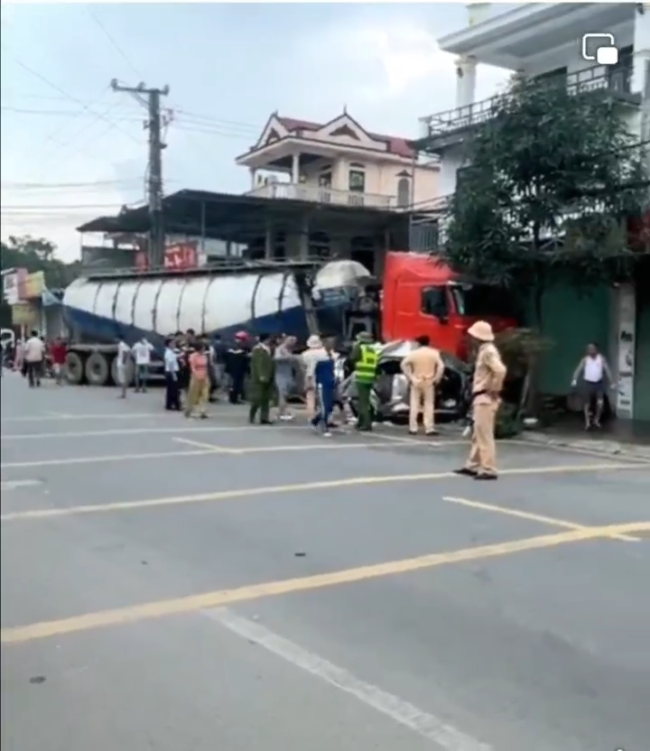 [VIDEO] Tai nạn nghiêm trọng tại gần ngã tư Gia Tường
