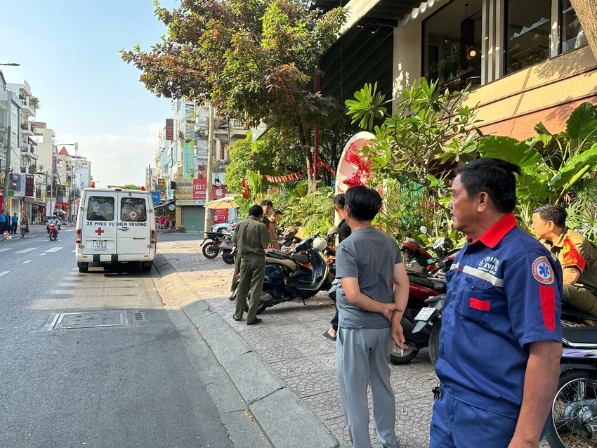 Phong tỏa hiện trường vụ người đàn ông tử vong bất thường tại quán cà phê