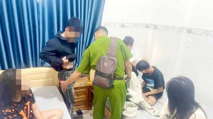 Tạm giữ thanh niên rủ bé gái vào nhà nghỉ ‘tâm sự’