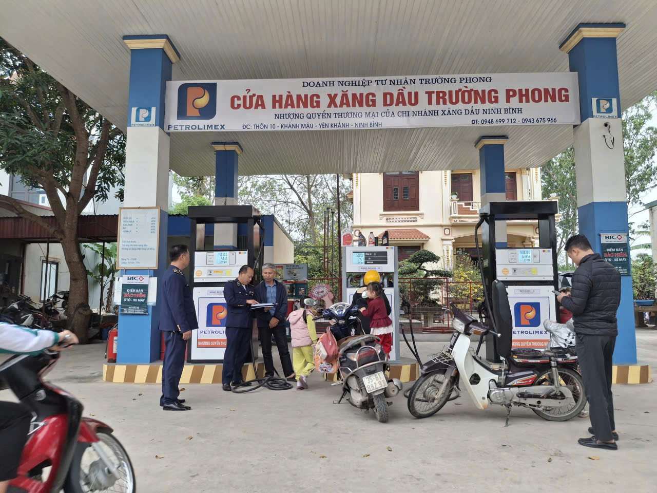 Ninh Bình: Giám sát chặt chẽ hoạt động tại cửa hàng kinh doanh xăng dầu trước biến động giá cả