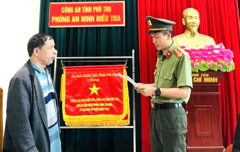 Khởi tố đối tượng say rượu, dùng dao chém hàng xóm ở Phú Thọ- Ảnh 1.