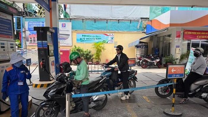 Grab tăng thưởng, tài xế than chưa đủ bù chi phí