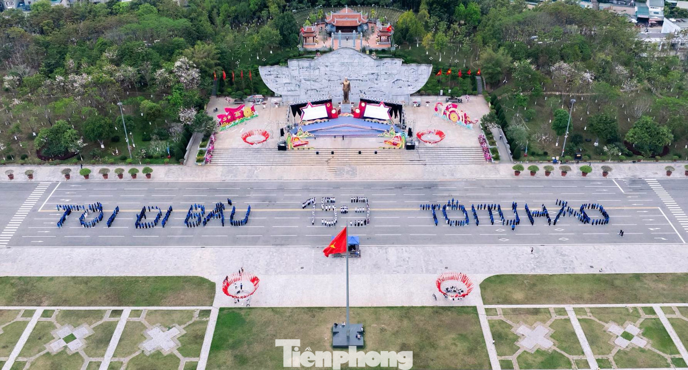 Thanh thiếu nhi tỉnh Sơn La xếp hình ‘Tôi đi bầu – Tôi tự hào’