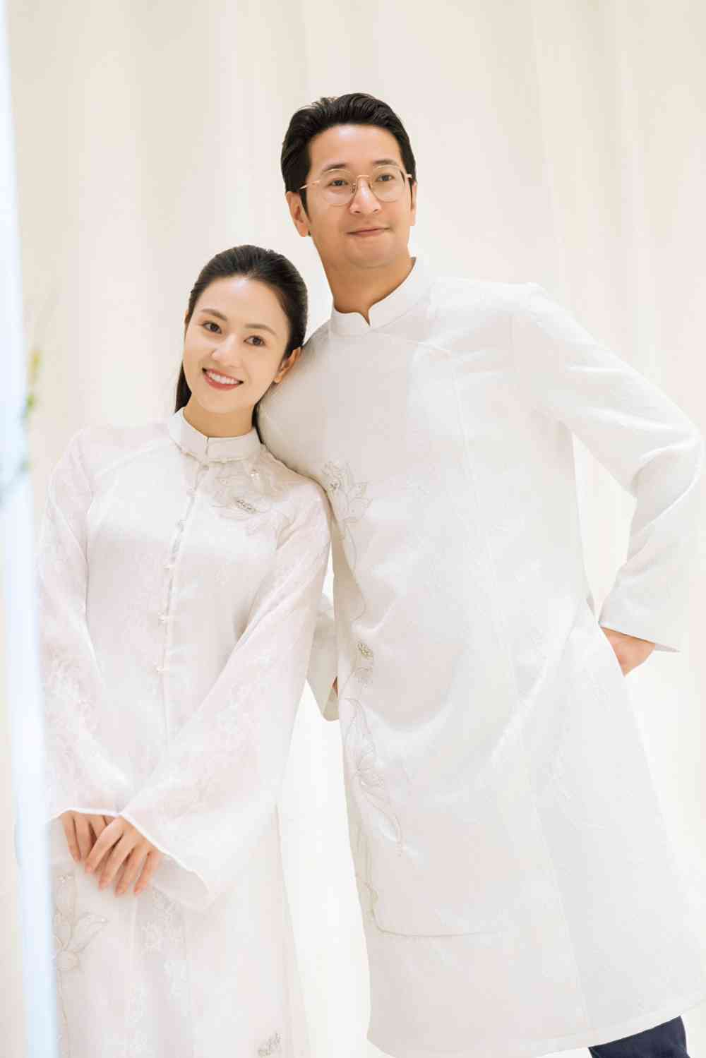 Diễn viên giờ vàng Việt Hoa rạng rỡ trong lễ ăn hỏi ở Lào Cai