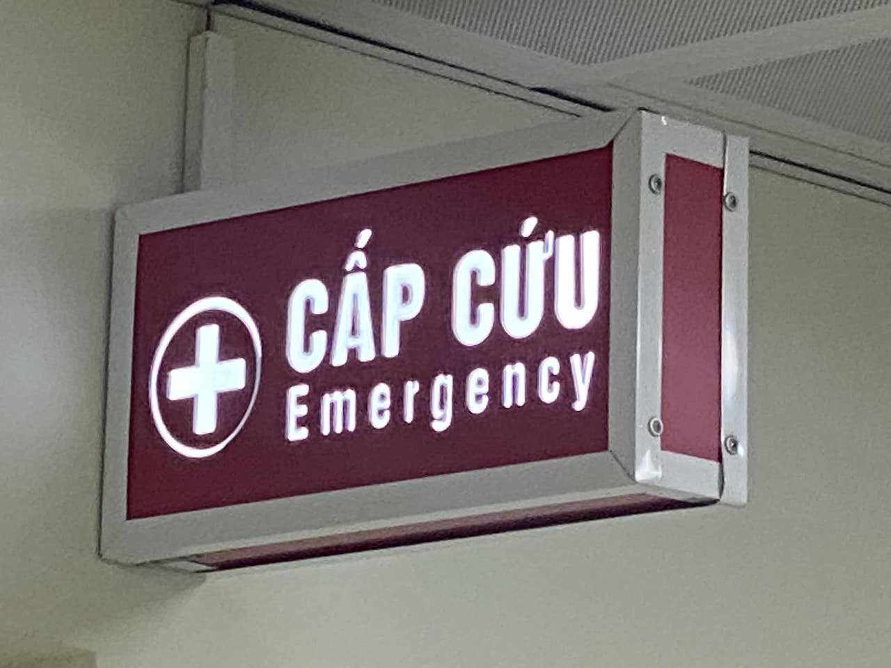 Sau bữa ăn trưa, 3 người co giật toàn thân, hôn mê