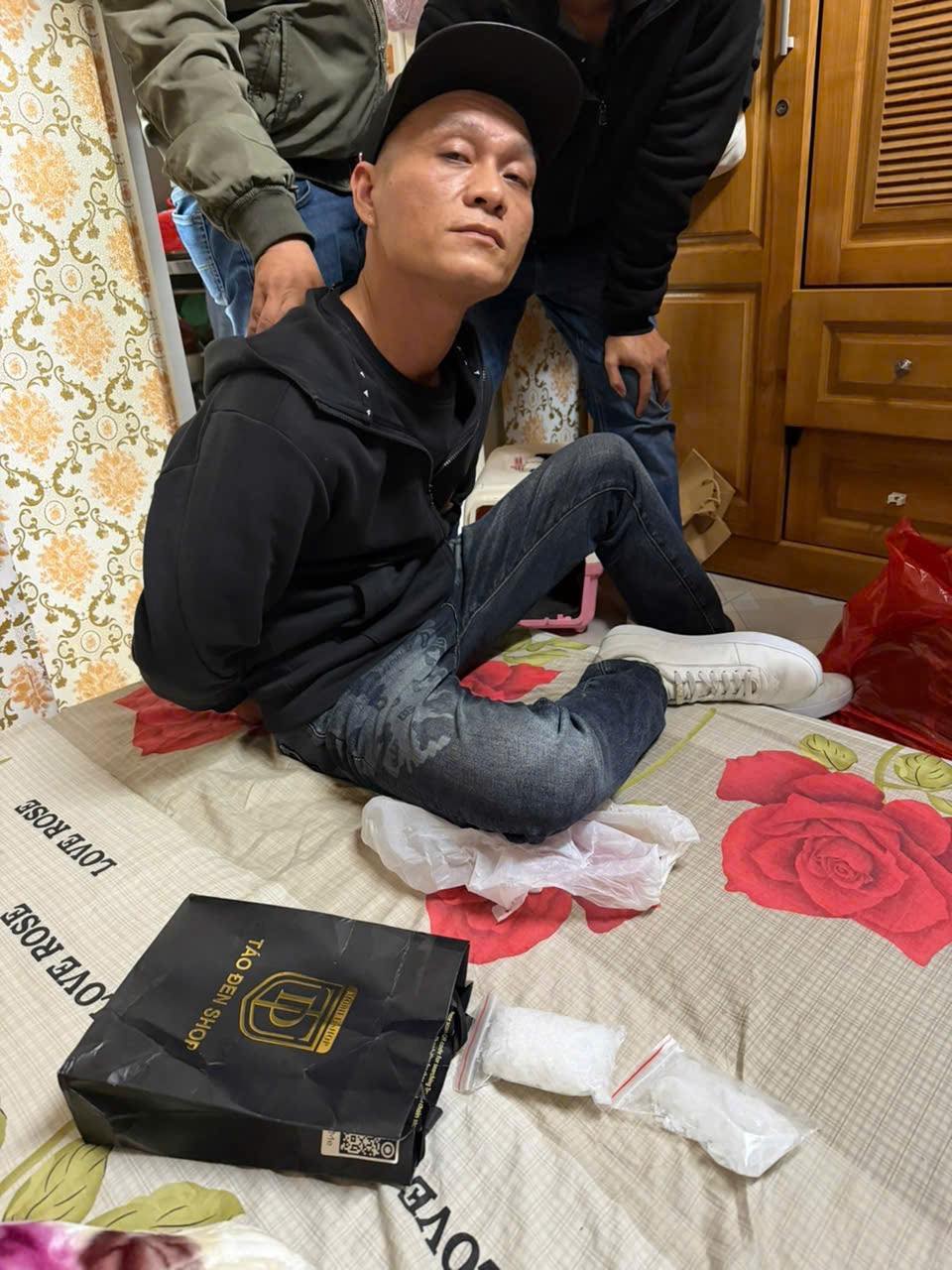 Bắt nhiều đối tượng mua bán trái phép chất ma tuý