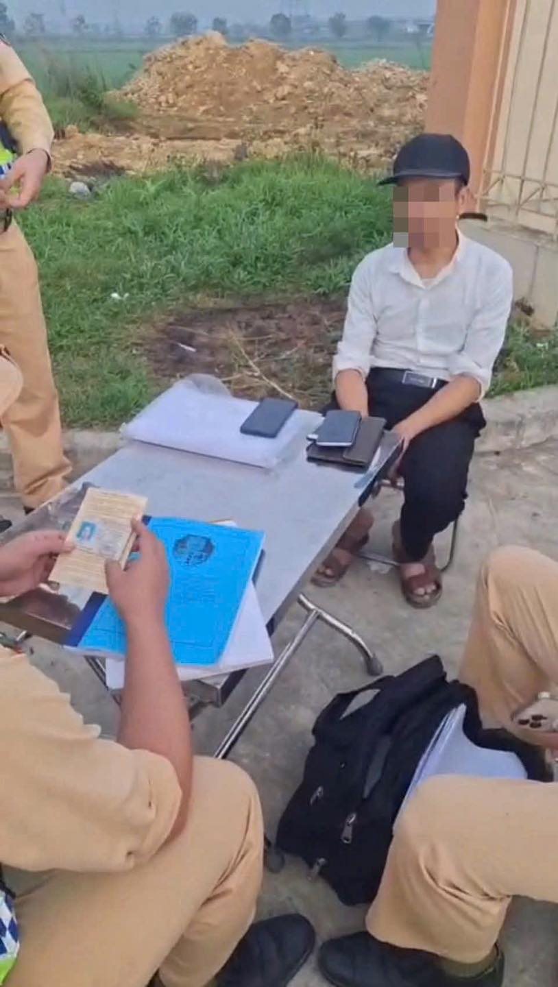 Tài xế quay phim tạo áp lực với CSGT để “lấp liếm” vi phạm