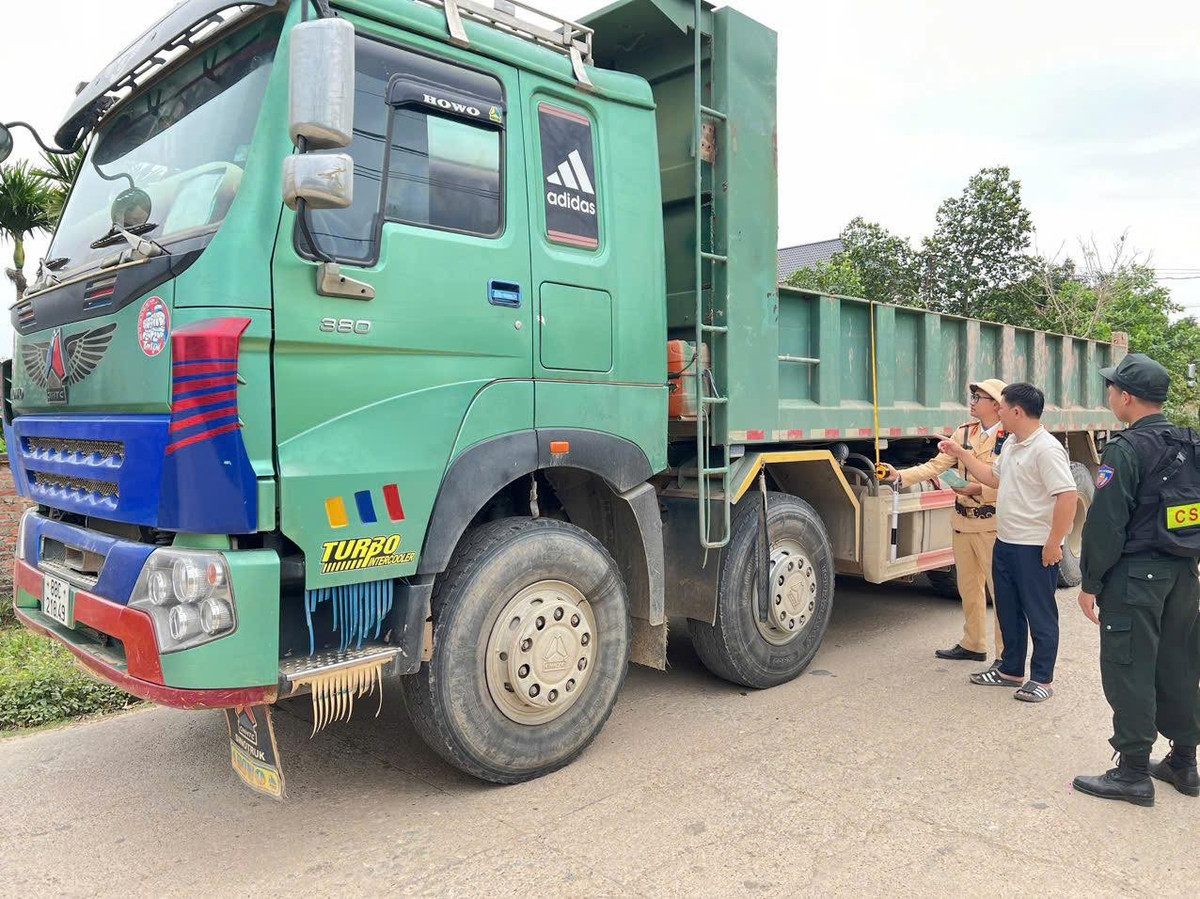 Phú Thọ xử lý 453 xe vi phạm tải trọng trên nhiều tuyến đường