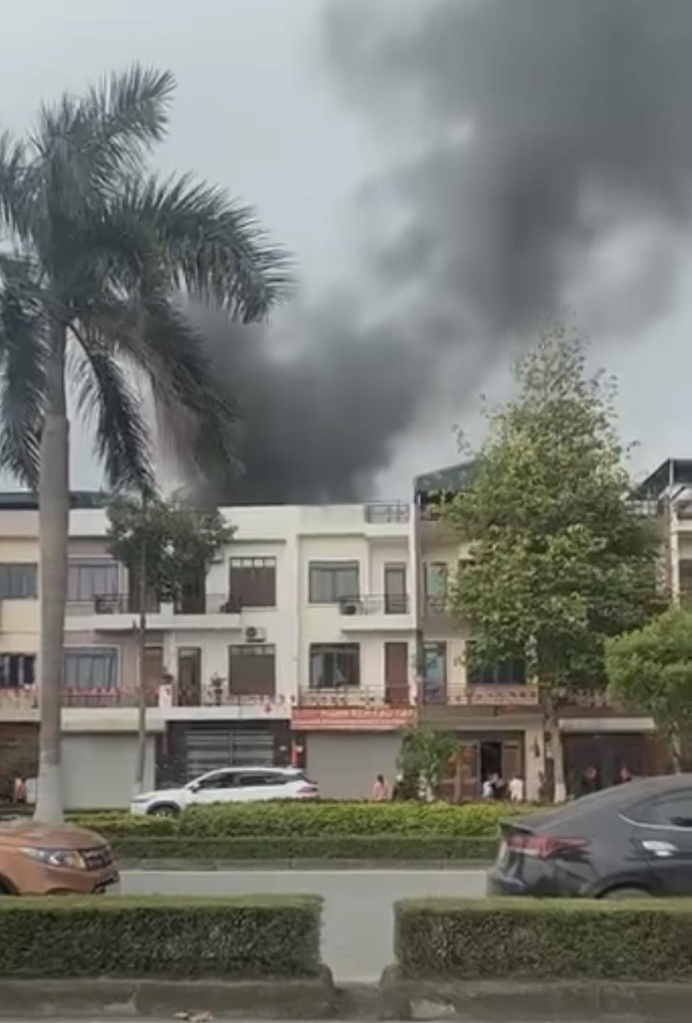 [VIDEO] Cháy sáng nay đoạn gần Cosy – phường Cam Đường, Lào Cai