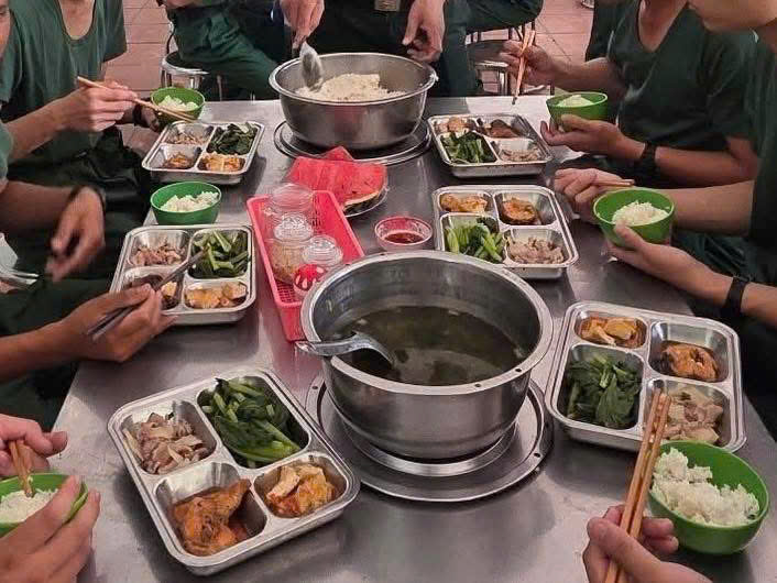 Bữa cơm đầu tiên, Của các tân binh, chiến sĩ mới tại Đồng Nai