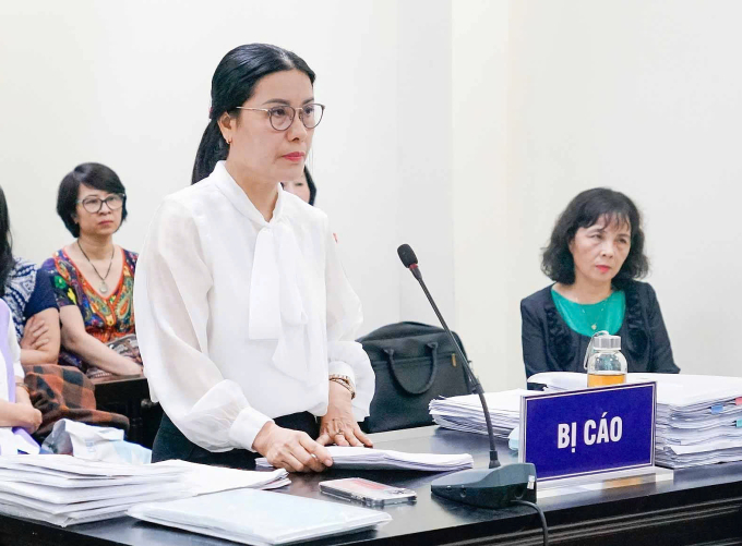 Bị cáo Nguyễn Thị Bình, cựu hiệu trưởng THCS Ba Đình. Ảnh: Danh Lam