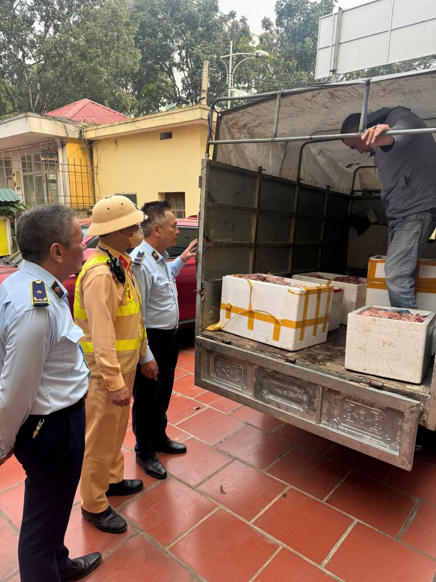 Trạm Cảnh sát giao thông Tam Điệp, Phòng Cảnh sát giao thông kiểm tra, phát hiện vụ vận chuyển 155 kg nội tạng động vật không có nguồn gốc, xuất xứ