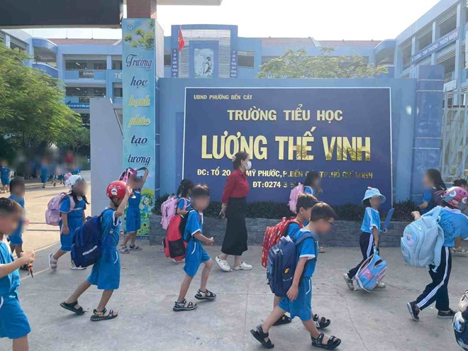 Xác minh thông tin trẻ không ăn bán trú bị đuổi ra khỏi trường đứng nắng