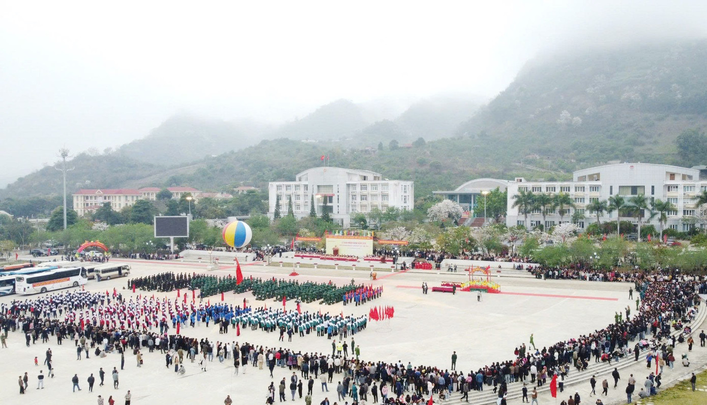 Gần 2.000 thanh niên Sơn La nô nức lên đường nhập ngũ