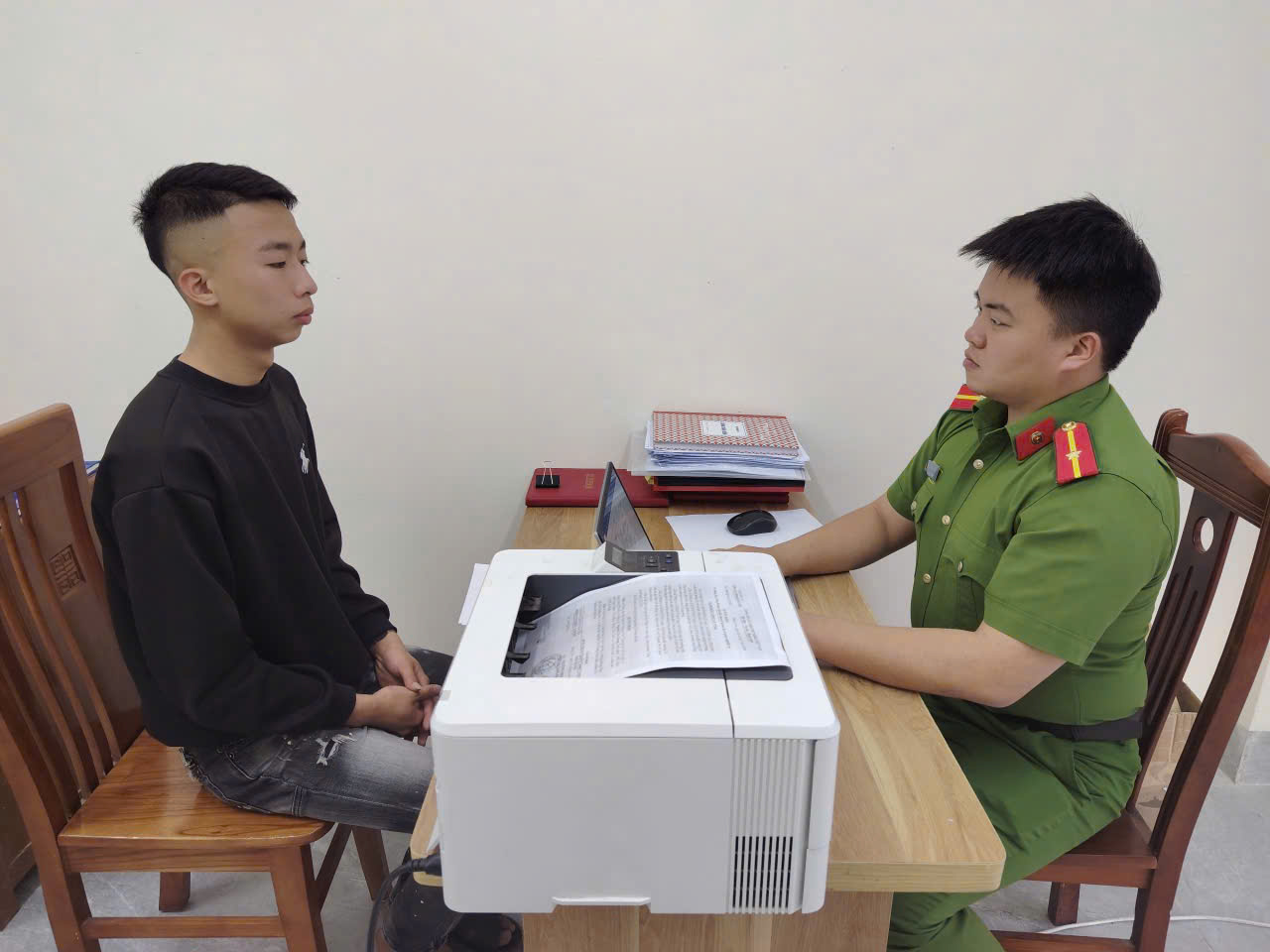 Nam thanh niên 19 tuổi cá cược tài xỉu gần 100 lần Trong một ngày - Ảnh 1. Nam thanh niên 19 tuổi cá cược tài xỉu gần 100 lần Trong một ngày - Ảnh 1.