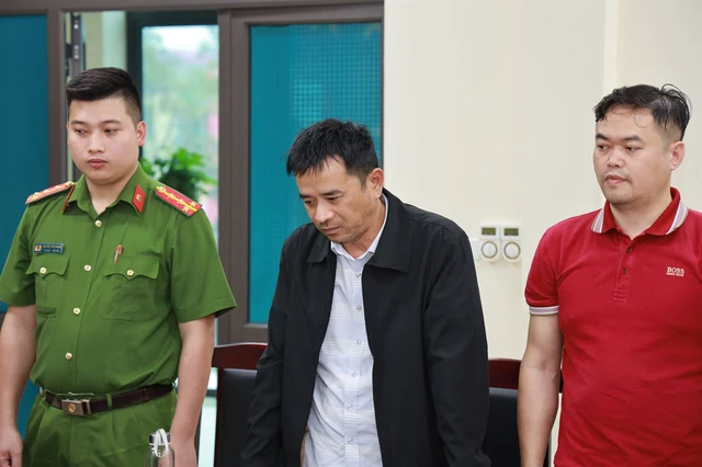 Không chịu thanh toán tiền lương cho công nhân, chỉ huy công trường bị khởi tố