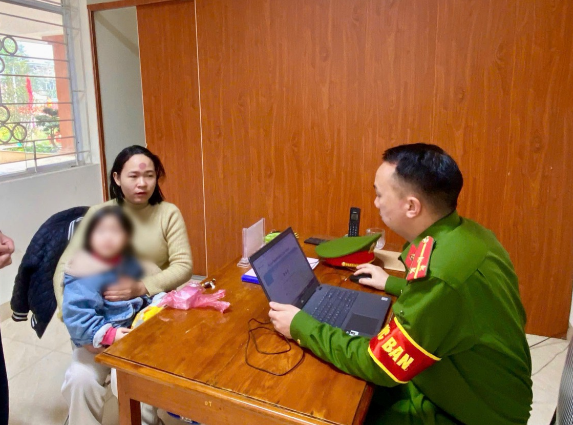 Lào Cai: Công an xã Mường Khương kịp thời hỗ trợ bé gái 04 tuổi đi lạc tìm lại gia đình