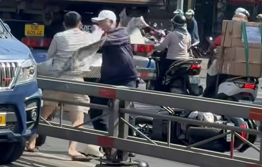 đánh nhau - Ảnh 2.