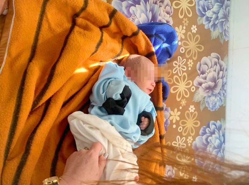 Tìm người thân cho bé gái sơ sinh bị bỏ rơi trong rẫy cà phê