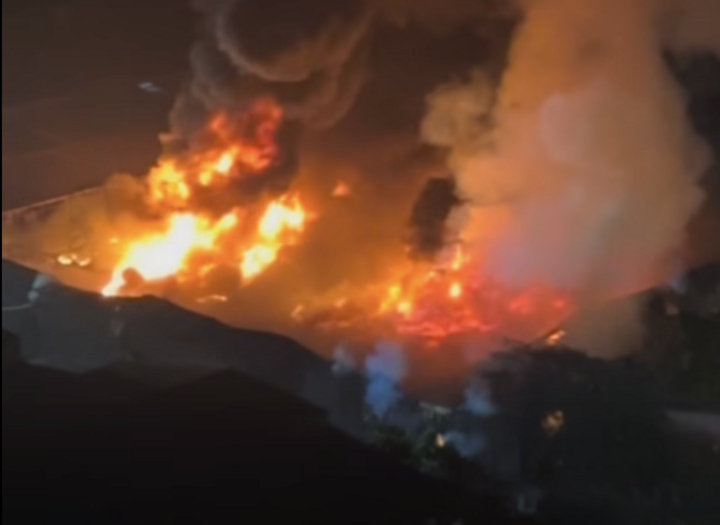 Hà Nội rạng sáng nay: Mưa đá và có cháy lớn - Ảnh 3.