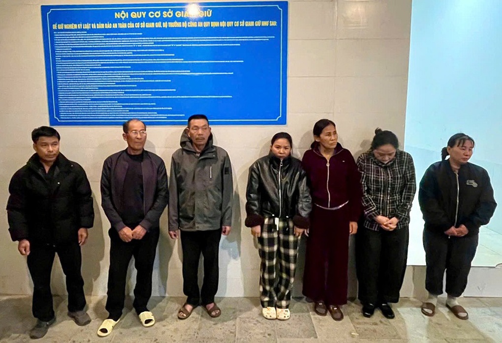 U70 mang 3 tiền án vẫn tham gia ổ đánh bạc lưu động - 1 U70 mang 3 tiền án vẫn tham gia ổ đánh bạc lưu động - 1