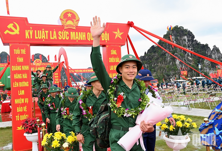 Quảng Ninh: Gần 1.000 công dân viết đơn tình nguyện nhập ngũ