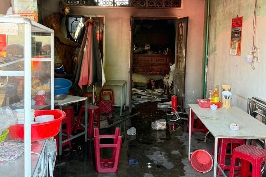 Hai bé gái tử vong trong căn nhà cháy - 1