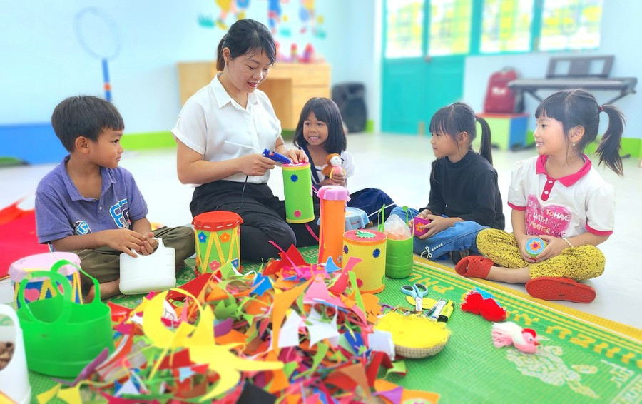 Hiệu trưởng, phó hiệu trưởng trường mầm non phải trực tiếp giảng dạy theo Thông tư mới