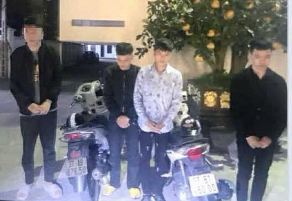 Giả danh 'Tổ 373' chặn xe trong đêm, cưỡng đoạt tiền người đi đường - Ảnh 1. Giả danh 'Tổ 373' chặn xe trong đêm, cưỡng đoạt tiền người đi đường - Ảnh 1.