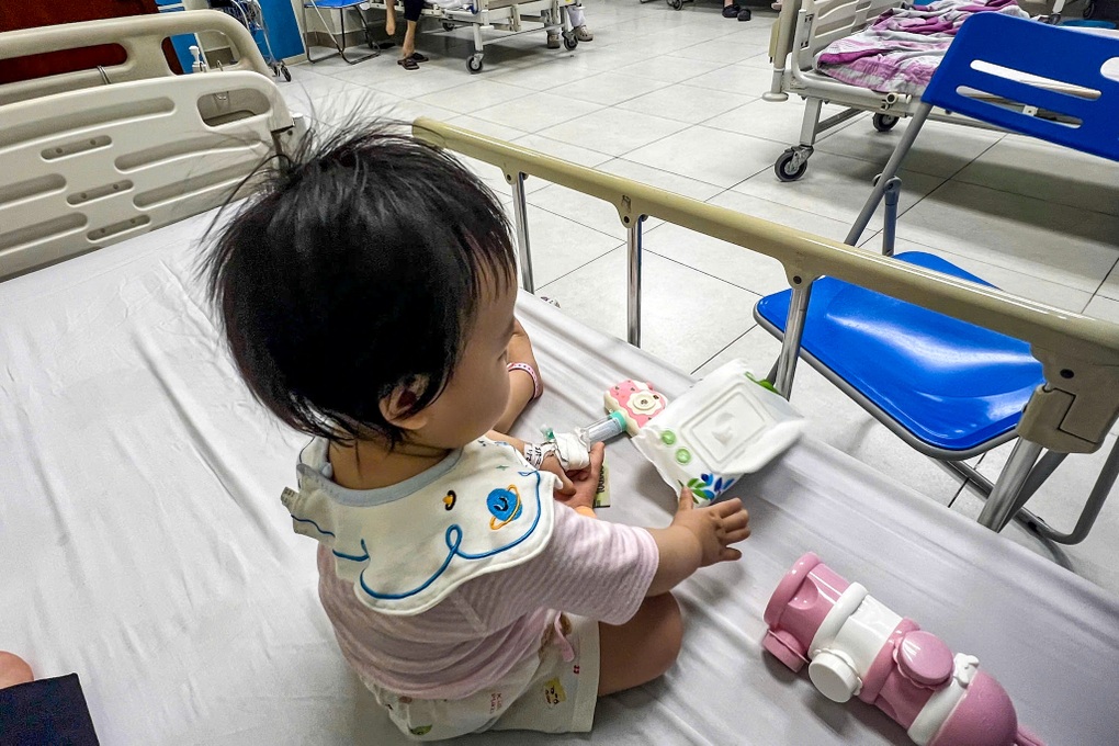 Vụ 3 mẹ con bị hành hung ở Lò Đúc: Bé gái 11 tháng tuổi bị chấn động não - 1 Vụ 3 mẹ con bị hành hung ở Lò Đúc: Bé gái 11 tháng tuổi bị chấn động não - 1