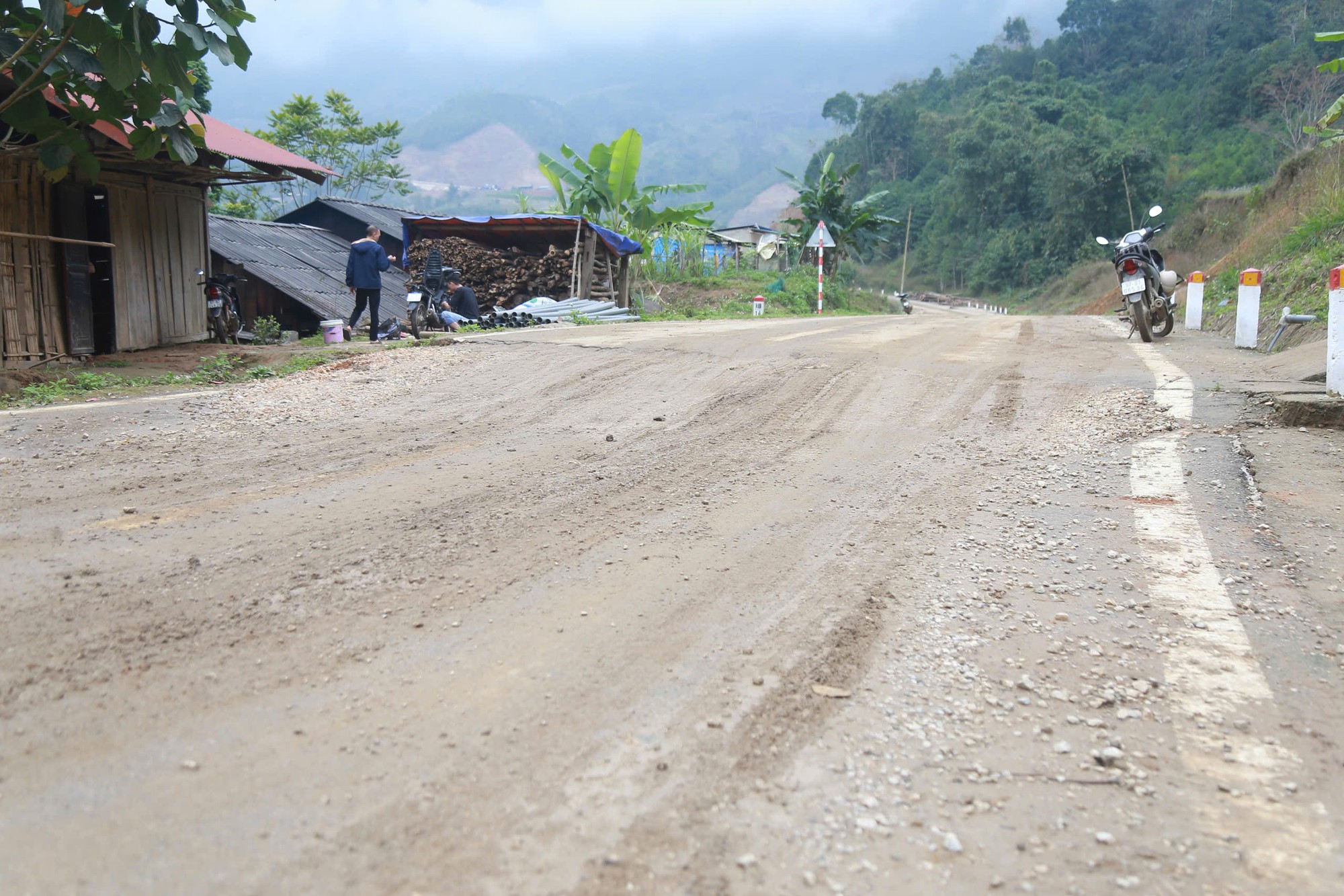 Thái Nguyên: Tình trạng xuống cấp đường kết nối Ba Bể – đồng Phúc 2026 - Ảnh 7. Thái Nguyên: Tình trạng xuống cấp đường kết nối Ba Bể – đồng Phúc 2026 - Ảnh 7.