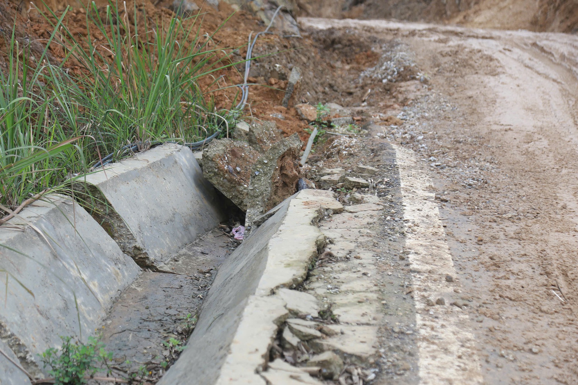 Thái Nguyên: Tình trạng xuống cấp đường kết nối Ba Bể – đồng Phúc 2026 - Ảnh 6. Thái Nguyên: Tình trạng xuống cấp đường kết nối Ba Bể – đồng Phúc 2026 - Ảnh 6.