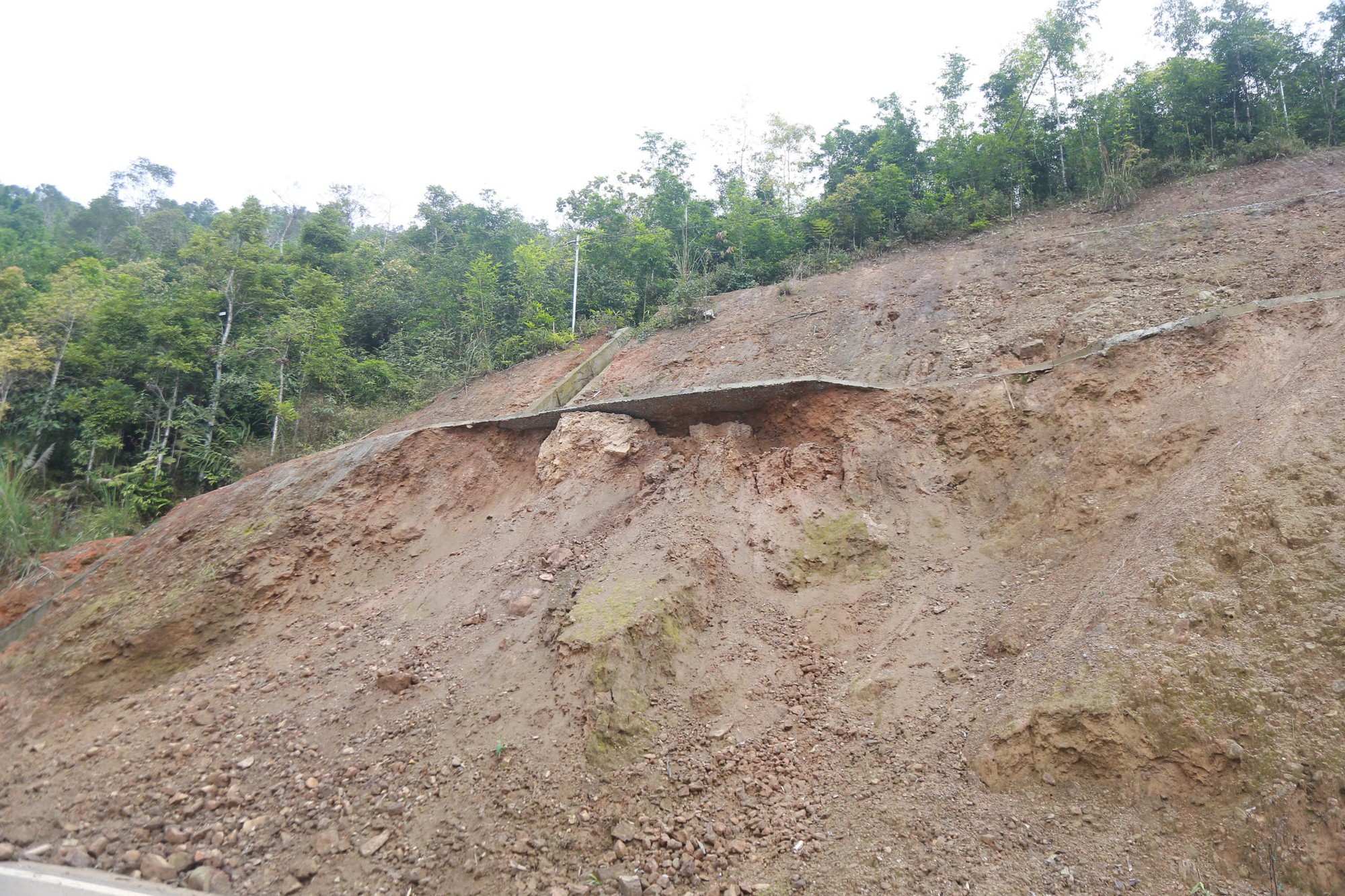 Thái Nguyên: Tình trạng xuống cấp đường kết nối Ba Bể – đồng Phúc 2026 - Ảnh 5. Thái Nguyên: Tình trạng xuống cấp đường kết nối Ba Bể – đồng Phúc 2026 - Ảnh 5.
