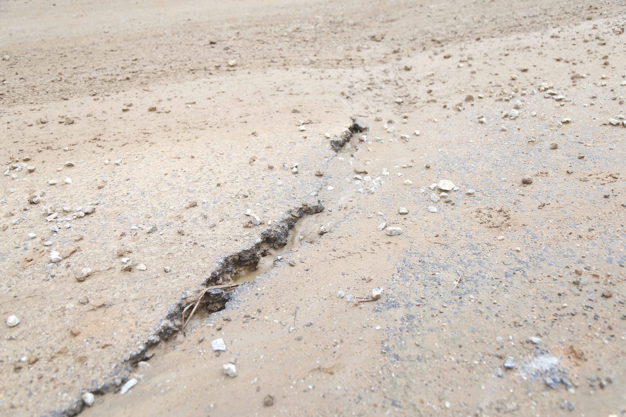 Thái Nguyên: Tình trạng xuống cấp đường kết nối Ba Bể – đồng Phúc 2026 - Ảnh 12. Thái Nguyên: Tình trạng xuống cấp đường kết nối Ba Bể – đồng Phúc 2026 - Ảnh 12.