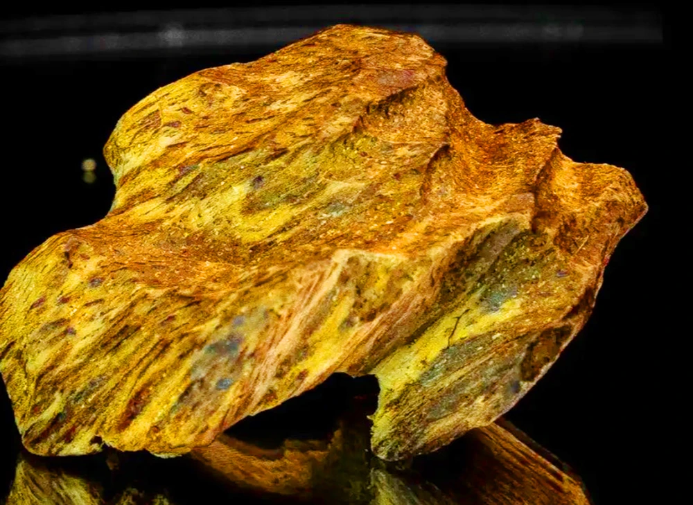 Mảnh kỳ nam giả. Ảnh: CA Lua-ban-ky-nam-gia-Gia-Lai-2.jpg