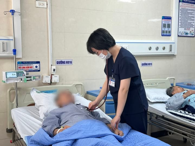 Nhờ người truyền dịch tại nhà, hai người phụ nữ ở Phú Thọ nguy kịch