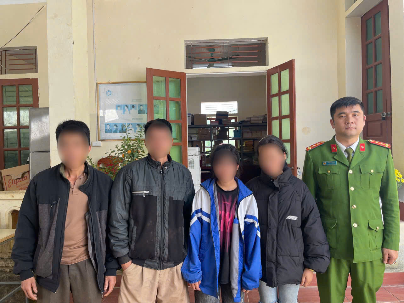 Sơn La: Công an xã Mường Chiên kịp thời hỗ trợ tìm kiếm và đưa 02 học sinh trở về với gia đình an toàn