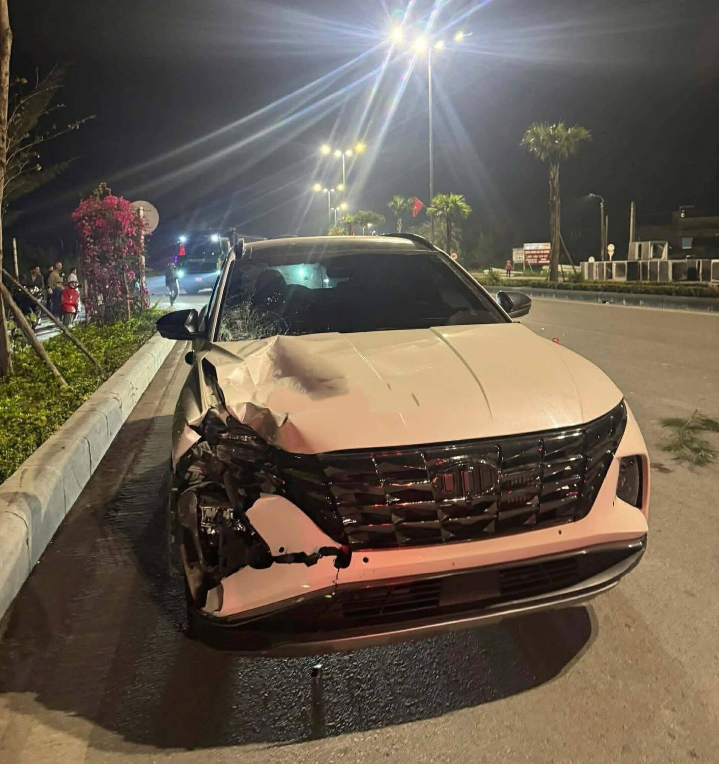 Quảng Ninh: Nhân viên của 1 Showroom lớn tại Cẩm Phả không có bằng lái vẫn được giao đi nhận xe – gây tai nạn nghiêm trọng khiến một cụ ông 70 tuổi tử vong. Chủ showroom có phải chịu trách nhiệm?