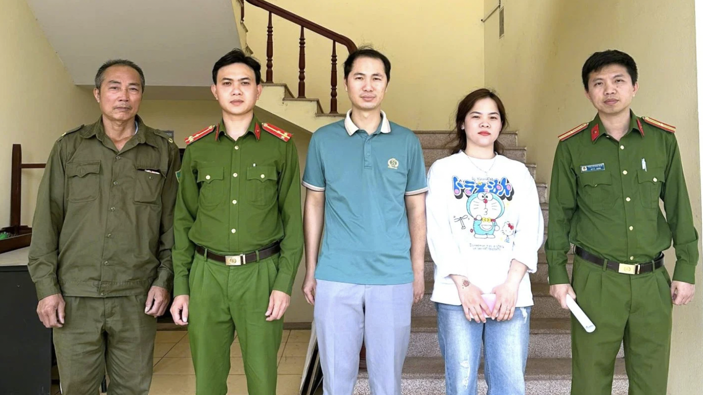 Tài khoản ngân hàng bất ngờ nhận gần 1 tỷ, người đàn ông lập tức báo công an